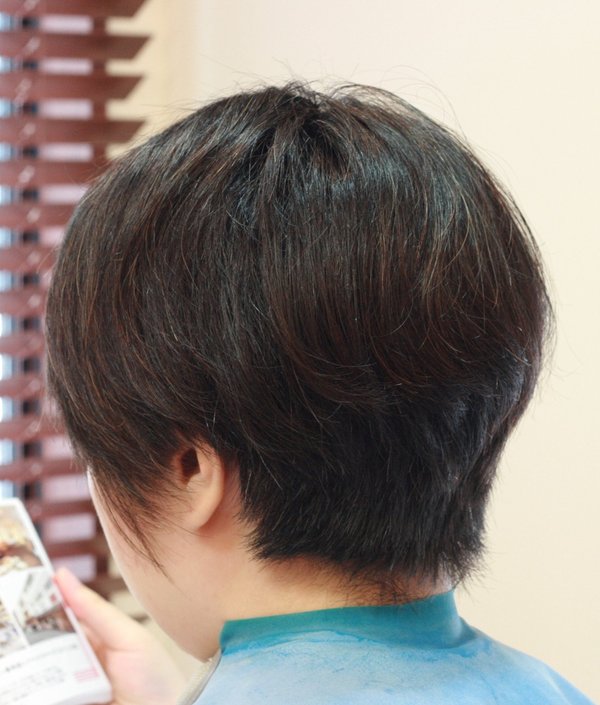 刈り上げと「後ろ滝川クリステル」の髪型|hair Qril