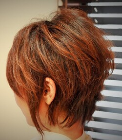 前下がり&amp;耳かけショートヘア　顔周りのストレートが隠し味|hair Qril