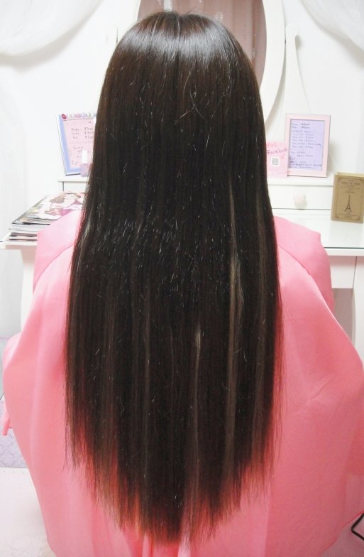 暗い髪に明るいメッシュで目立たせて♪|beauty salon M&amp;E