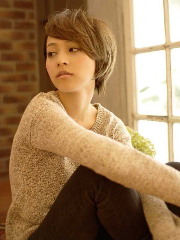 大人ゆるふわくせ毛風ショートカール|BEKKU hair salon