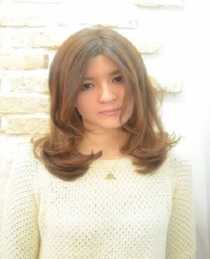 少し大人なミディアムパーマ 108 Kalon Hair Resort カロンヘアリゾート 東京都 自由が丘 の髪型 ヘアスタイルカタログ ビューティーパーク