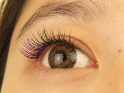 カラーエクステ（目尻グリーン・ブルー・パープル）|中目黒まつ毛エクステサロン専門店～or LATTe～