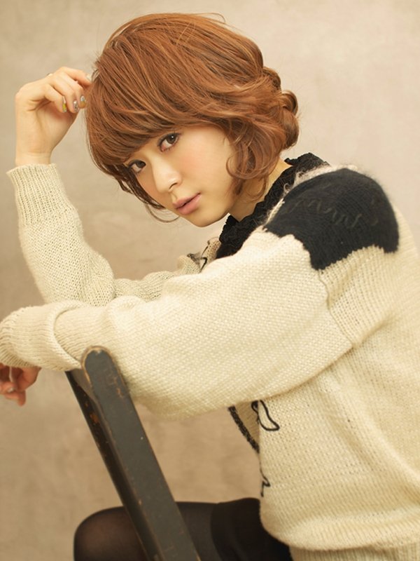 アシンメトリー編み込みスタイル☆パーティーや結婚式二次会に！|BEKKU hair salon