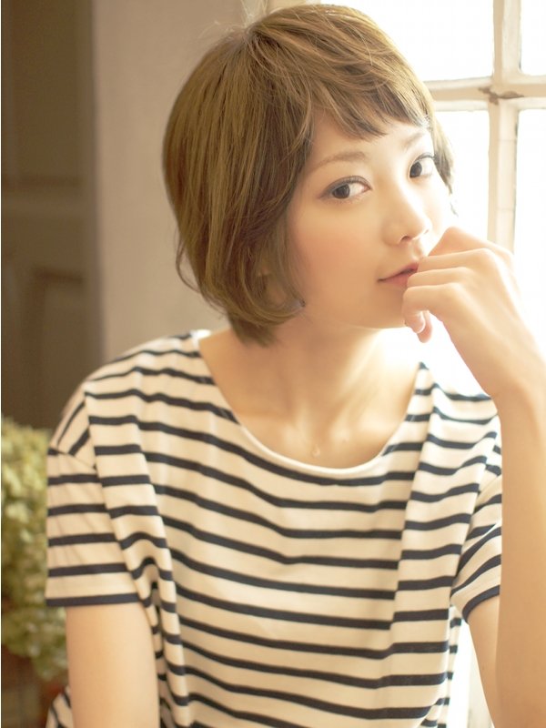メリハリ効かせたローライトで小顔！なショートボブ♪|BEKKU hair salon