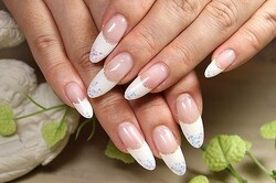 フレンチラメライン～ラメホロアート～|新横浜ネイルサロン LA CLOU DE MARY～ラクロウドマリィ～