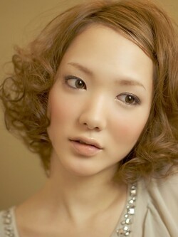 ナチュラルに、ちょっぴりモードなソフトスパイラルスタイル☆|BEKKU hair salon