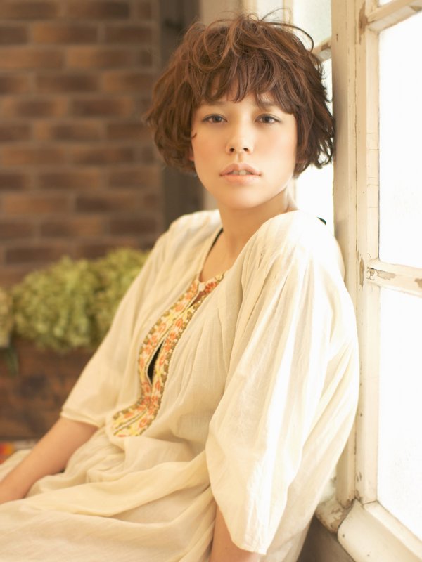 くせ毛風ニュアンスカールが可愛い大人ショートボブ☆ |BEKKU hair salon