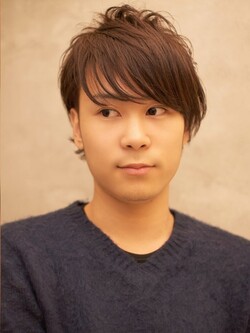 ツーブロック×アシンメトリー束感カジュアルショート 