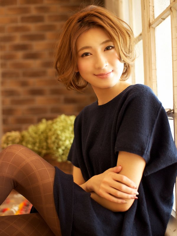 大人可愛いヌーディベージュのリラックスウェーブ |BEKKU hair salon