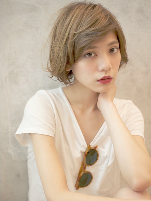 大人クールで簡単スタイリングのルーズなショートボブ|BEKKU hair salon