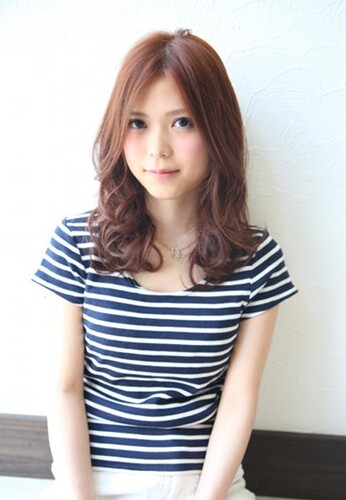 キュンとくる♡前髪長めの愛されパーマ