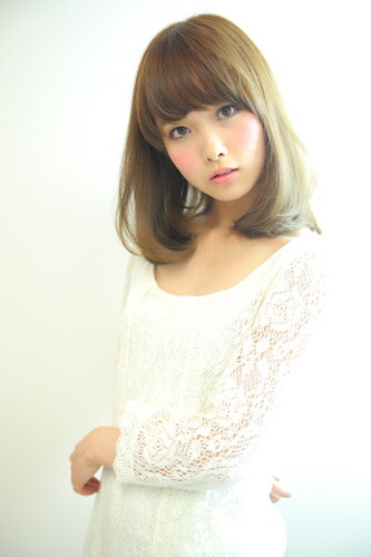 お手入れ簡単☆鎖骨ラインのミディアムボブ