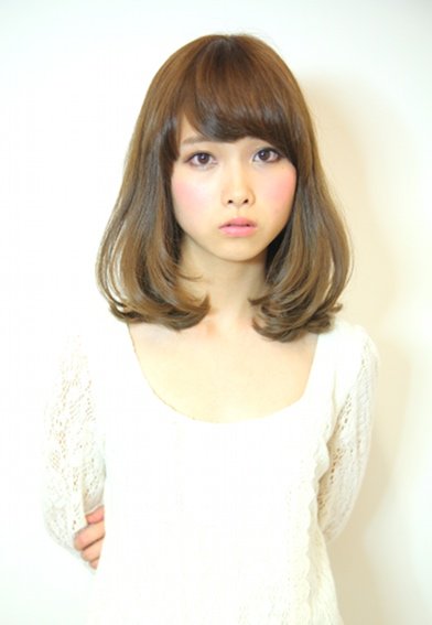 お手入れ簡単☆鎖骨ラインのミディアムボブ|vagu hair