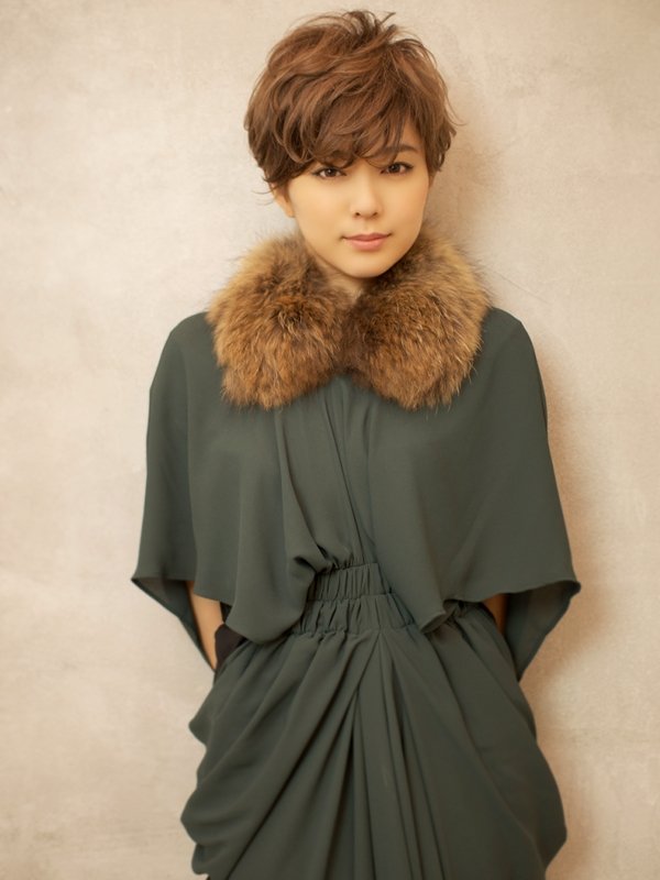 大人かわいいおすすめショート☆ファーでもスッキリ|BEKKU hair salon