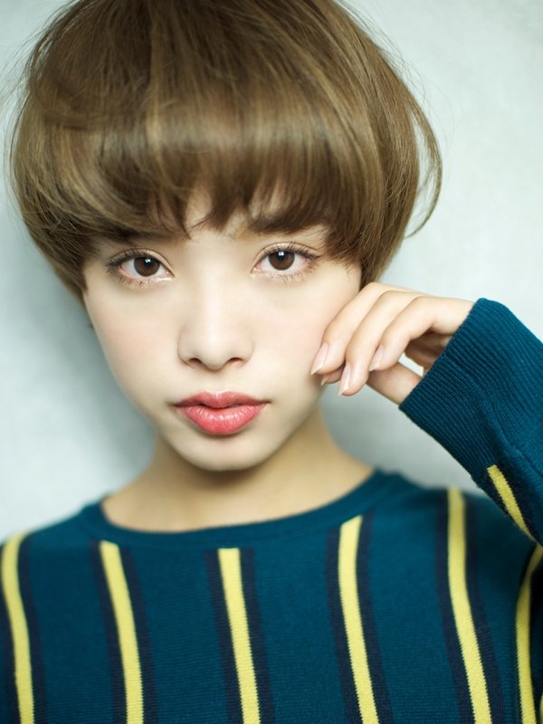 トラッドスタイルと合うフレンチマ二ッシュショート|BEKKU hair salon