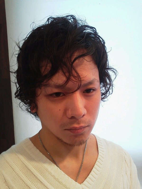 遊び心あふれる無造作セクシーウェーブ|DEUCE Hair Makes