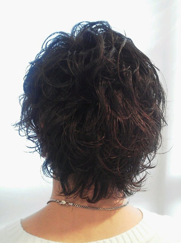 遊び心あふれる無造作セクシーウェーブ|DEUCE Hair Makes