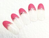 【初回オフ無料】シンプルフレンチ&amp;ラメ￥4,980|Nail Salon Amy