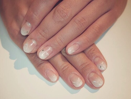 ホワイトグラデーション