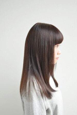 暗髪ストレートセミロング Bangs バングス 東京都 原宿 の髪型 ヘアスタイルカタログ ビューティーパーク