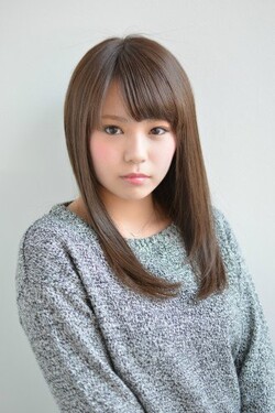 ナチュラルストレートセミロング