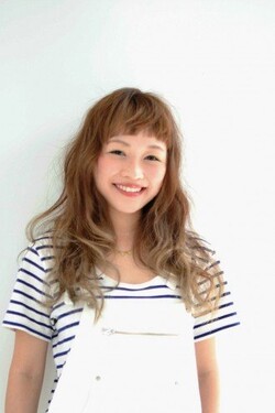   カジュアルなルーズウェーブ