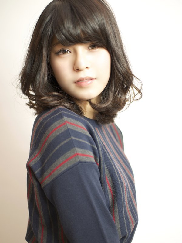 こだわりフォルムと質感で艶っぽいコケティッシュミデ|BEKKU hair salon