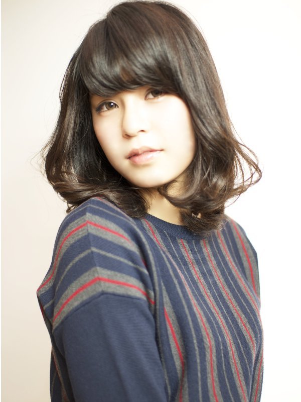 こだわりフォルムと質感で艶っぽいコケティッシュミデ|BEKKU hair salon
