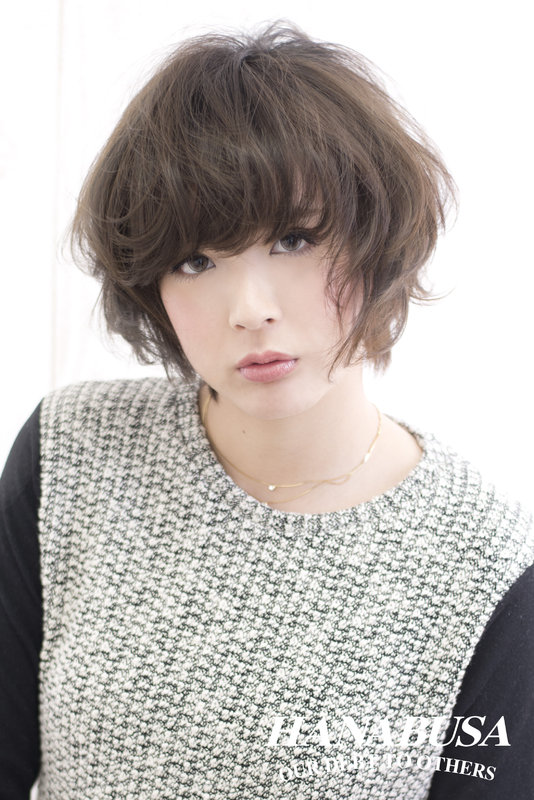 マニッシュなショートボブ|HANABUSA 藤江店
