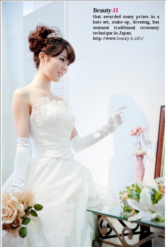 王道アップ（カール）スタイルにニュアンスを添えて|エッチ美容室