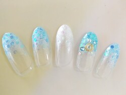 ブルー＆ホワイトの水風船