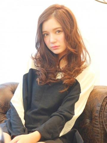 ミディアムパーマ・大人フェミニン|アトリエV八街店