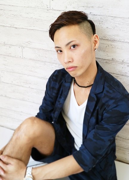 【エッジィの効いたサイドパートスタイル】|Wiz志津・ユーカリが丘店