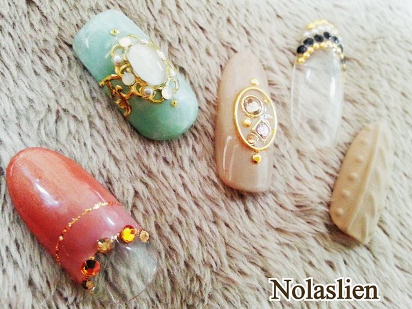 アンティーク調がおしゃれな秋ネイル|Nolaslien