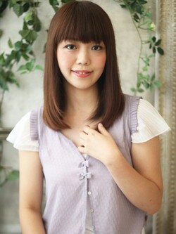 今までにないツヤと手触りのサラサラストレートヘア！