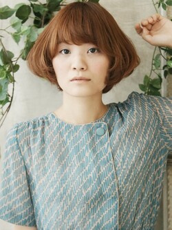 美しい煌やきを演出　ストレートタッチのボブゆる巻き