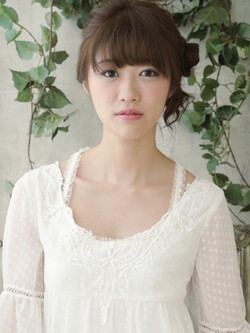 ツヤ感と清らかさが共存した簡単編み込みアレンジ