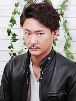  大人のメンズのワイルドショートパーマ