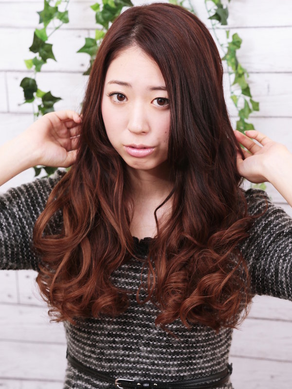 センターパートとウェーブでモテの予感ウェーブロング|美容室　コミュニティサロン と和　巣鴨店