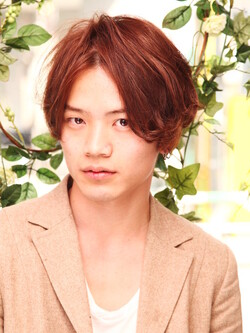 エレガントボブを大胆な２ブロックでスパイシーに。