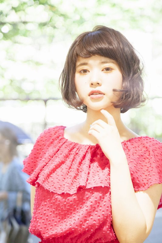 プール帰りの濡れた髪でもキマるワクワクするボブ|kisai BUZZ