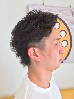 ハードナチュラルツーブロックカール