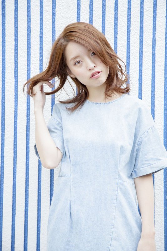 マニッシュな髪型で引き締めるならユルヤカミディ|kisai BUZZ