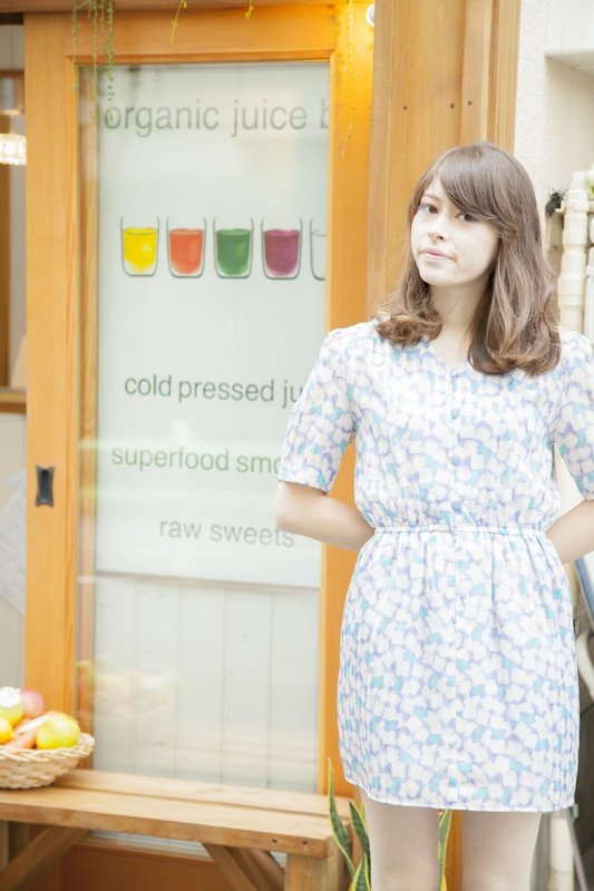 光沢のある外国人風カラーで印象的で深いまなざしミデ|kisai BUZZ