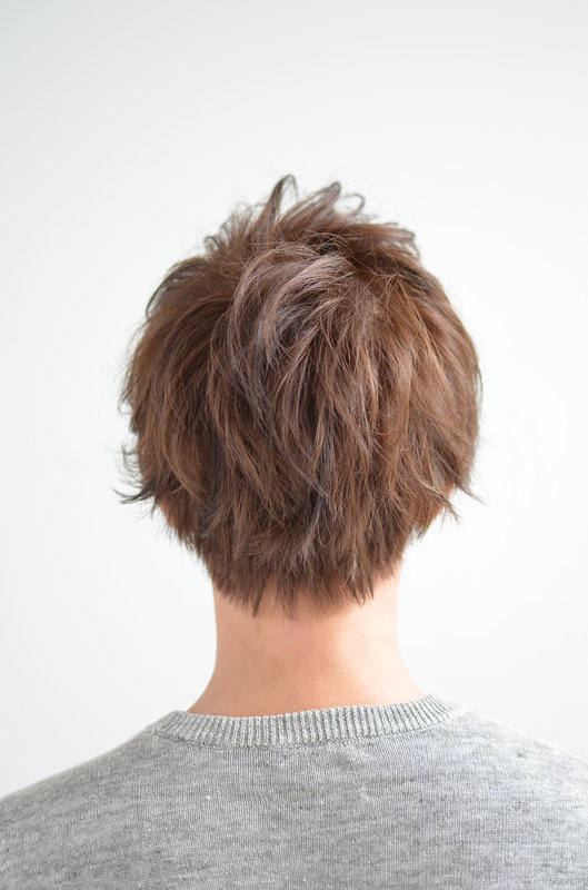 クセを生かしたラウンドショート|BANGS