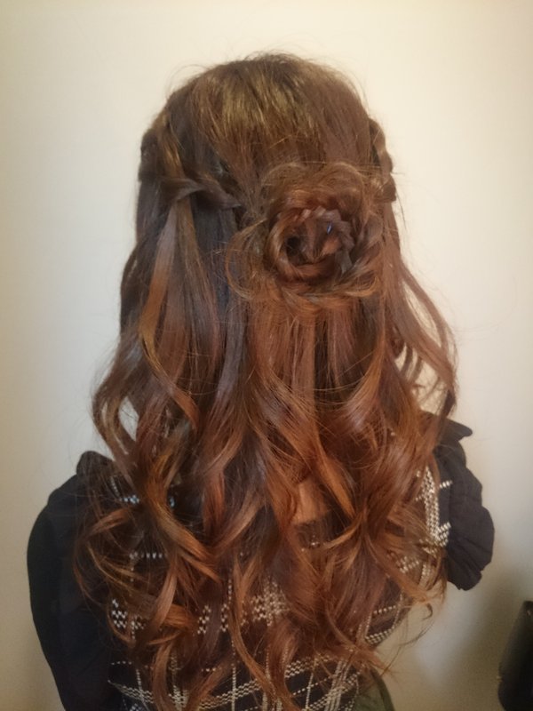 ☆　ウォーターホォール　×　フラワーコサージュ　☆|salon de favori