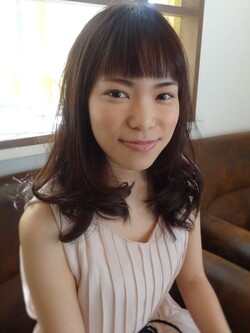 外国人風ショートバングスタイル