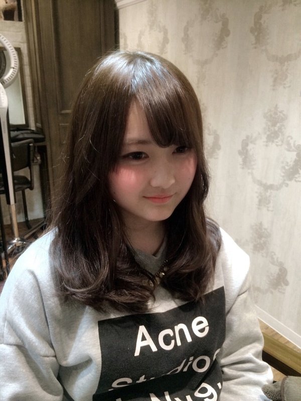 外国人風マットグレージュカラーで赤みのない艶髪に【|ROULAND