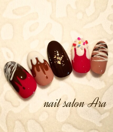 chocolate nail