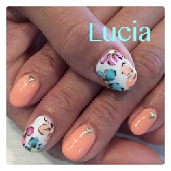 春のフラワージェルネイル|Lucia